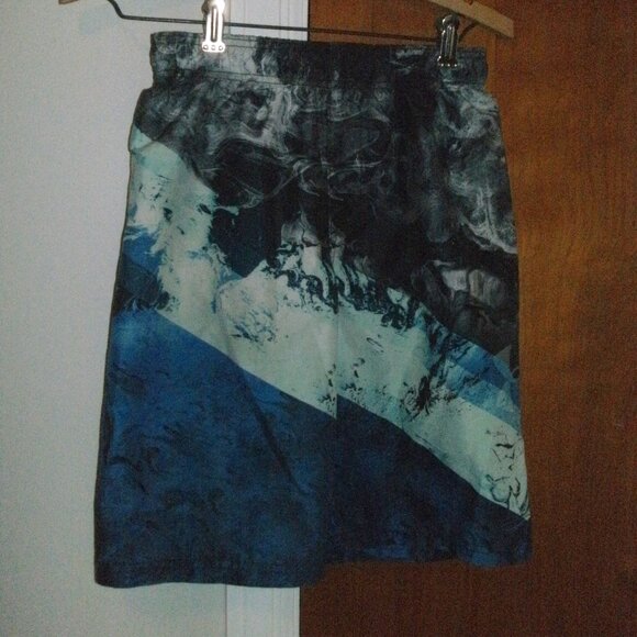 Under Armour Blue & Black Abstract Print Swim Trunks Board Shorts Lined youth M - Picture 1 of 1
